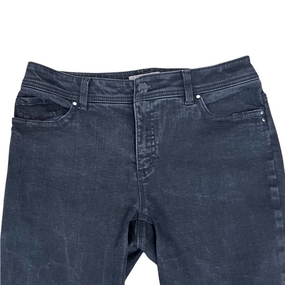 Chicos So Slimming Dark Wash Black Straight Leg Jeans Sz 0.5 Short US 5 / 6 - Picture 2 of 9